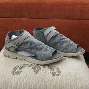 Blowfish Women’s Fabric Sandals